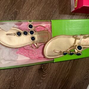 Lilly Pulitzer Gold Sandals with Black Accents - 8.5W